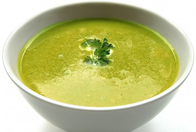 Brokkoli-Mandel-Suppe